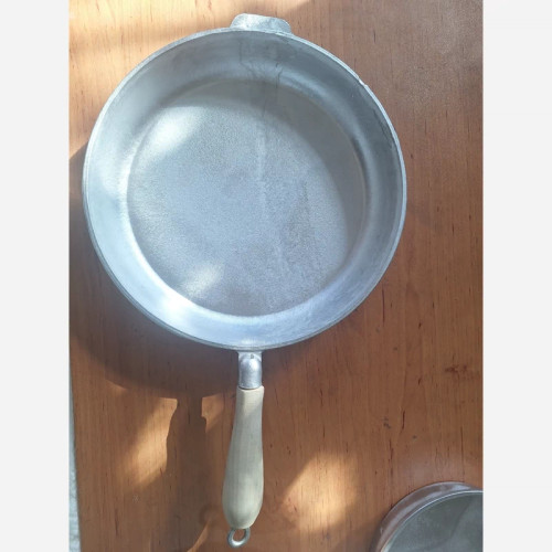 ماهیتابه تابه چدن روسی تابه (آلومینیوم)بزرگ قطر ۲۷